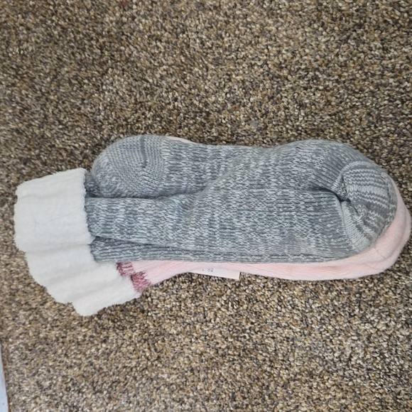 NWT 3 Pairs Fuzzy Ankle Slipper Home Socks Green/White and Pink Size 4-10 - Picture 3 of 5